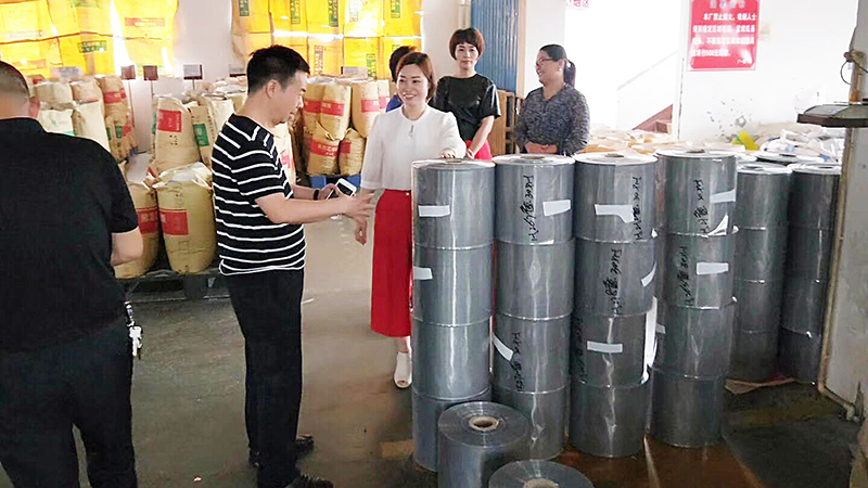 鋁型材熱收縮膜定制，就找廣一塑，廣一塑精工制作，專注收縮膜生產(chǎn)