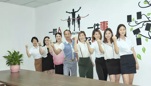 CCTV-《金馬領(lǐng)袖》欄目組到廣一塑薄膜有限公司取景拍攝